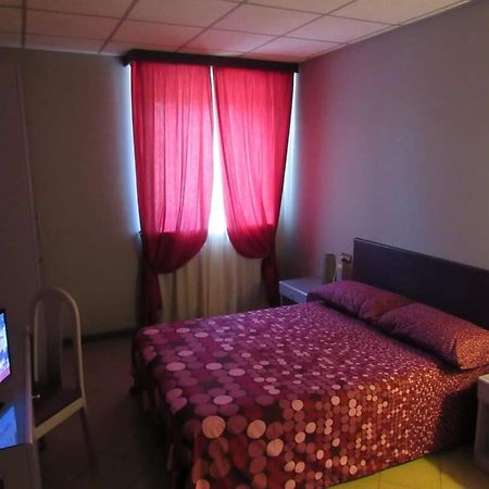 B&B The Sun Swimming & Pool تورينو المظهر الخارجي الصورة