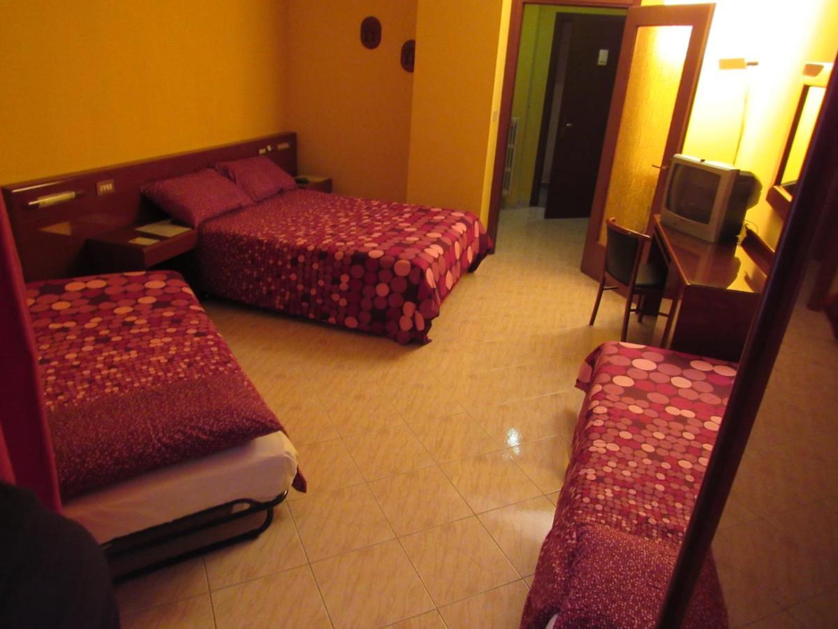 B&B The Sun Swimming & Pool تورينو المظهر الخارجي الصورة